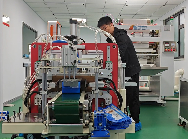 三排洁面巾生产线