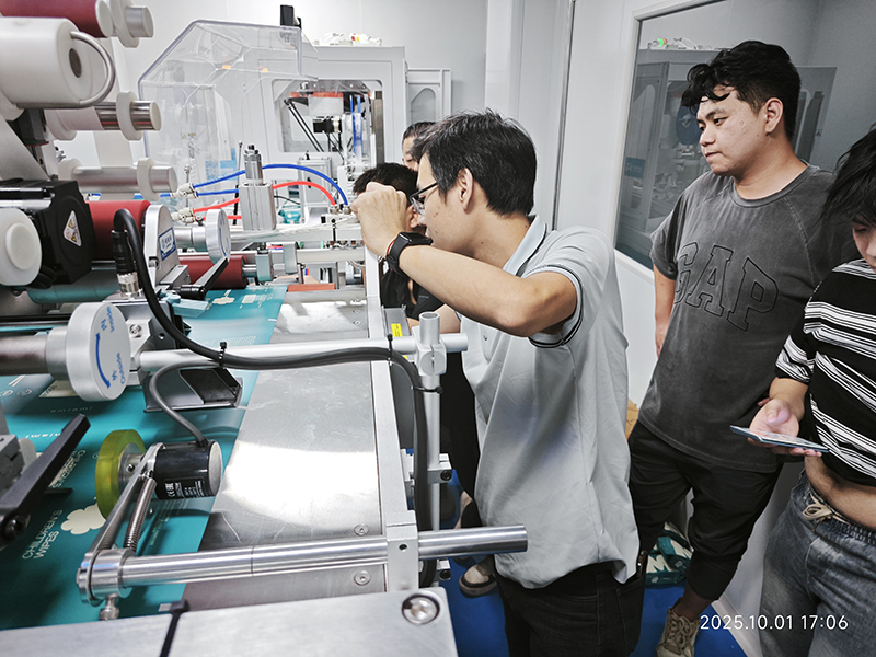 12道湿巾生产线