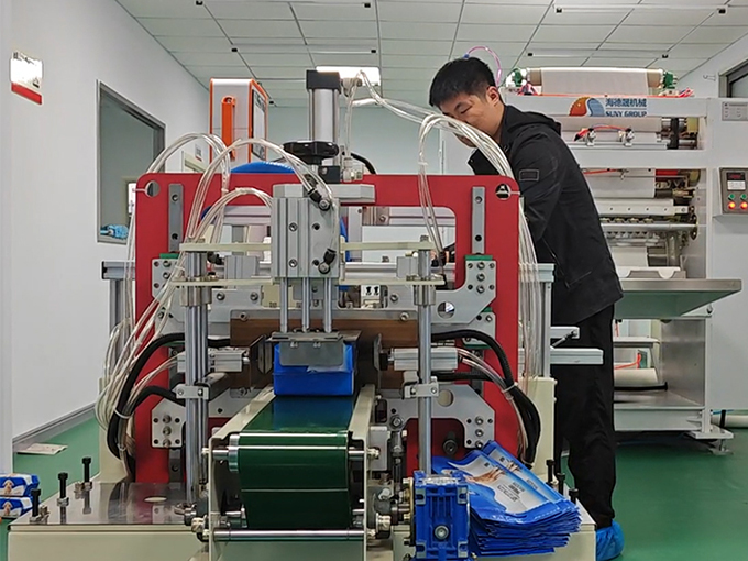 山西三排洁面巾生产线现场